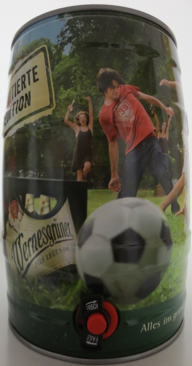 Wernesgrüner PILS LEGENDE LIMITIERTE EDITION 2012 (football) (5L) Nr.1