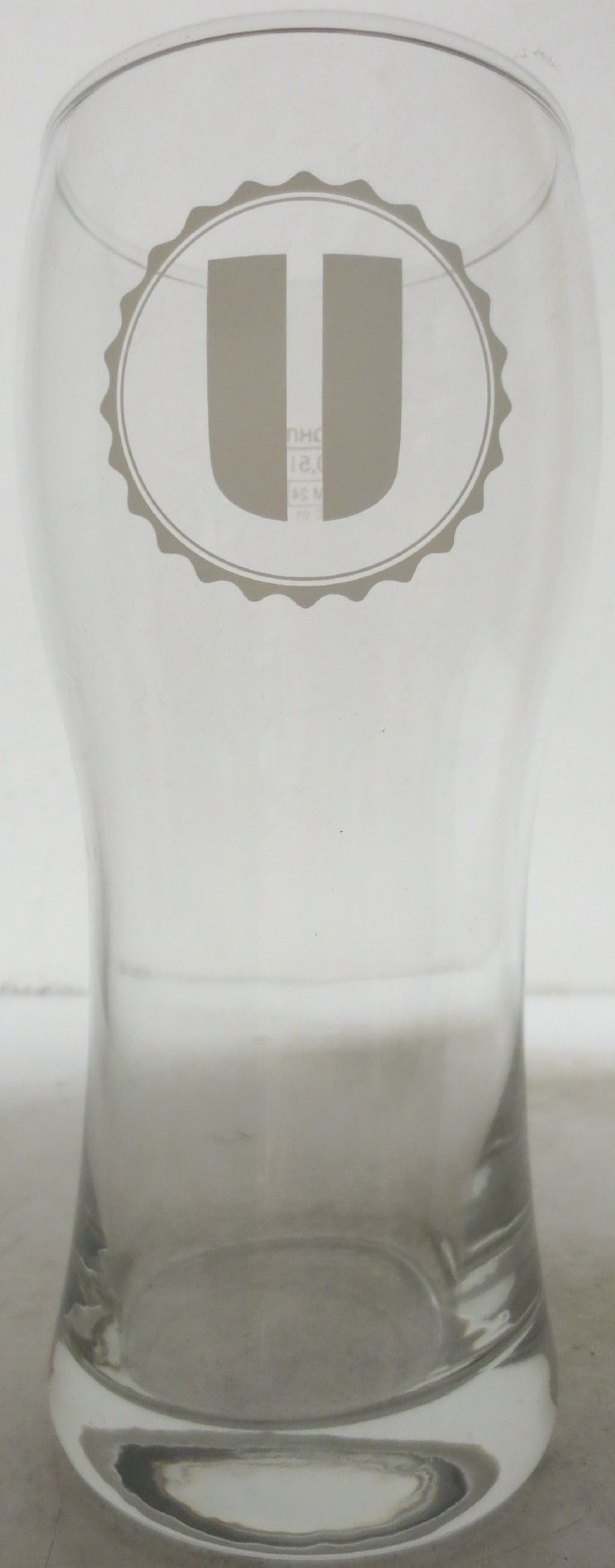 U (0,5L)